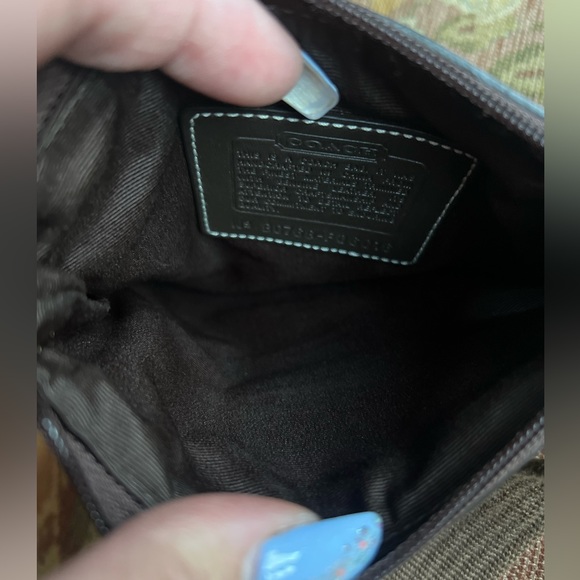 Coach Signature Crossbody Like New - Picture 6 of 7